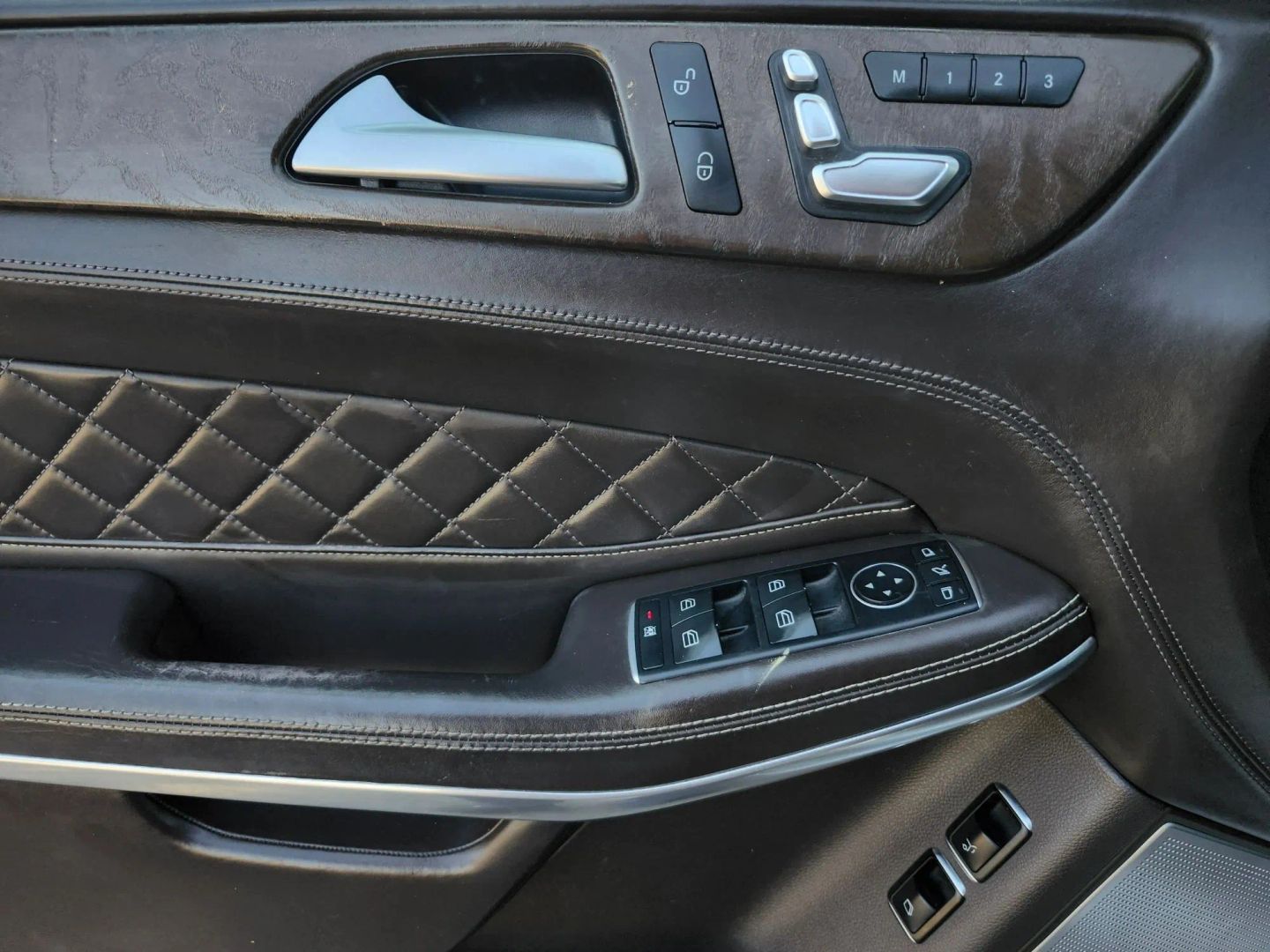 Mercedes-Benz GLS photo 24