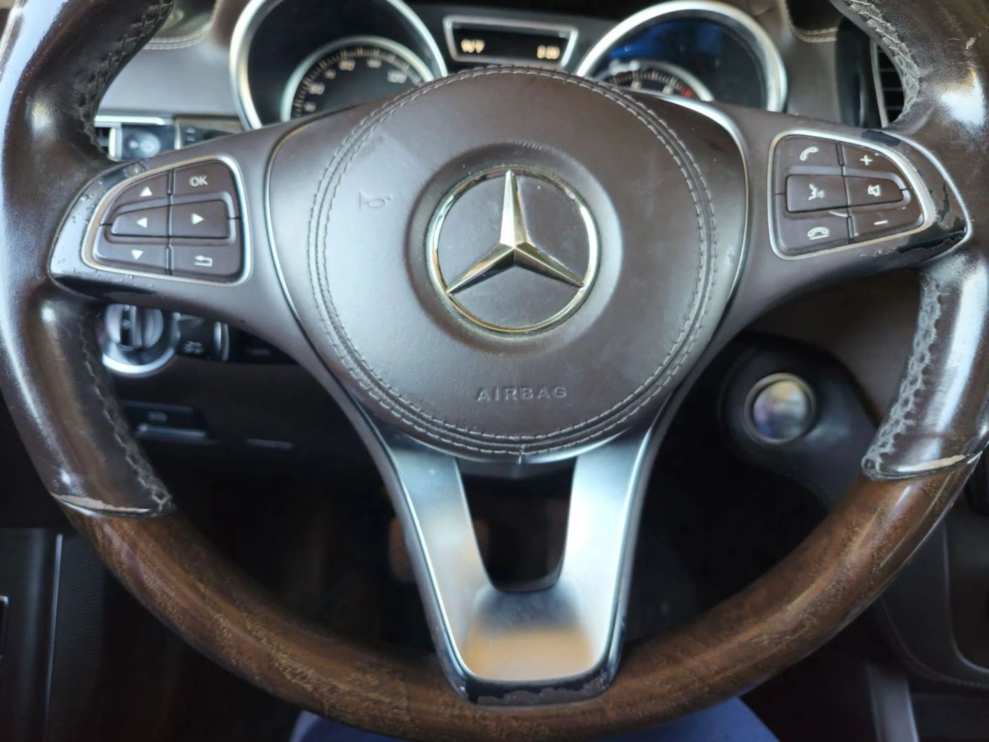 Mercedes-Benz GLS photo 25