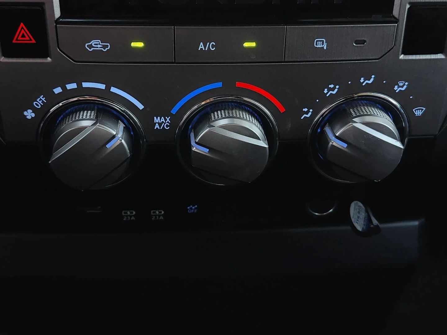 Toyota Tundra photo 21
