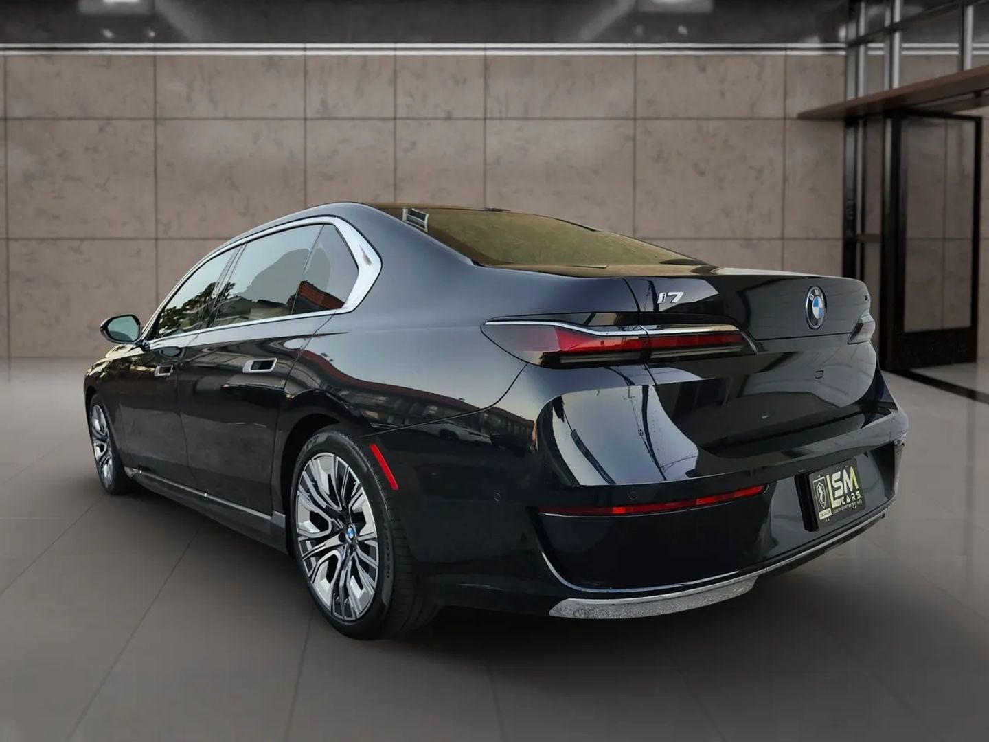 BMW i7 photo 11
