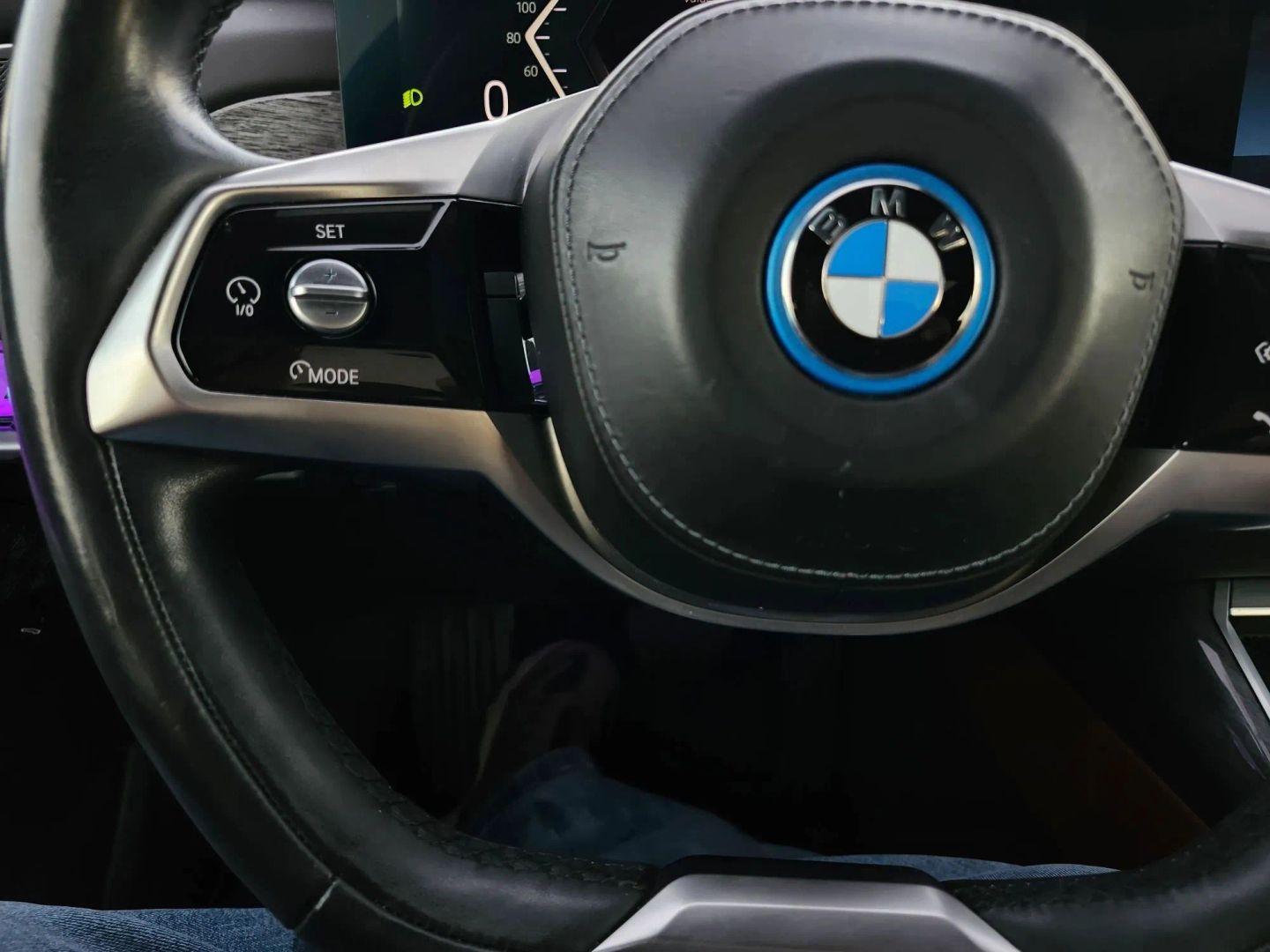 BMW i7 photo 17