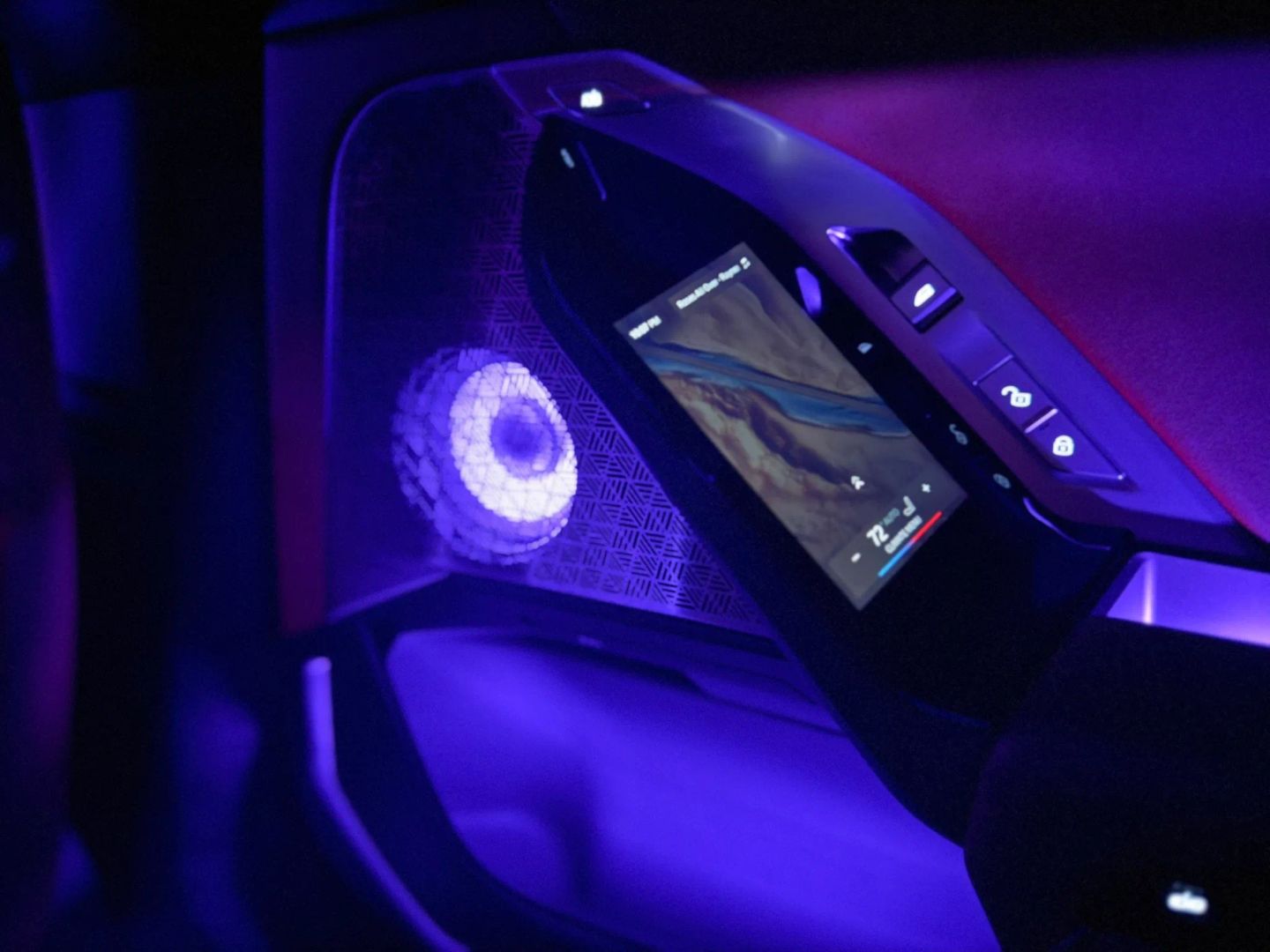 BMW i7 photo 36