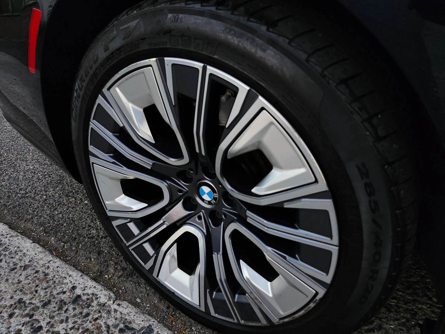 BMW i7 photo 37