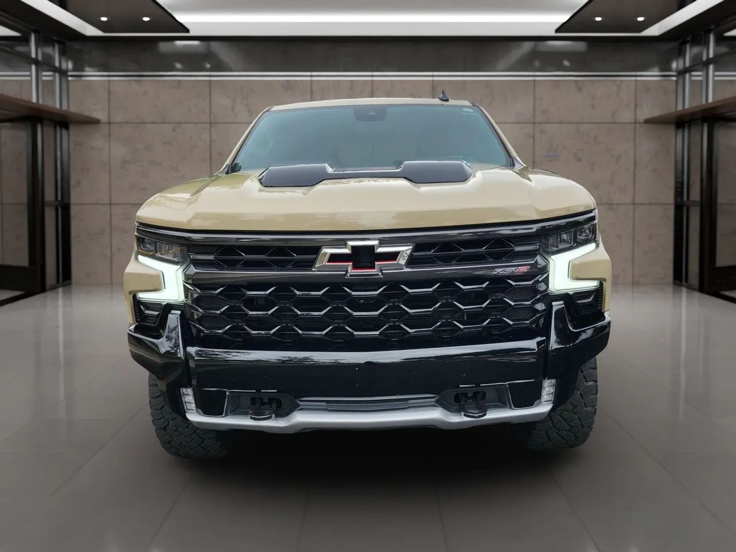 Chevrolet Silverado photo 2