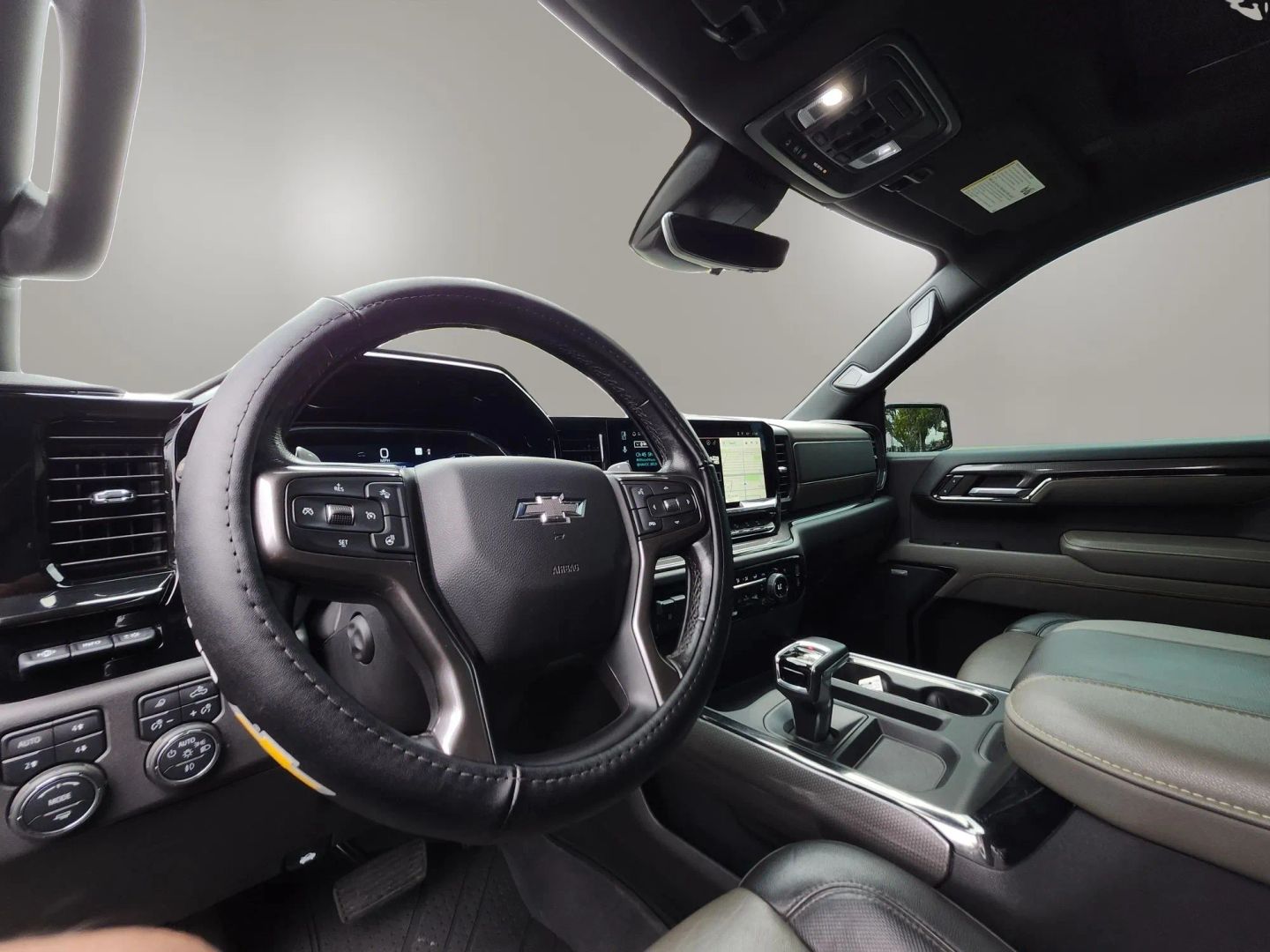 Chevrolet Silverado photo 11