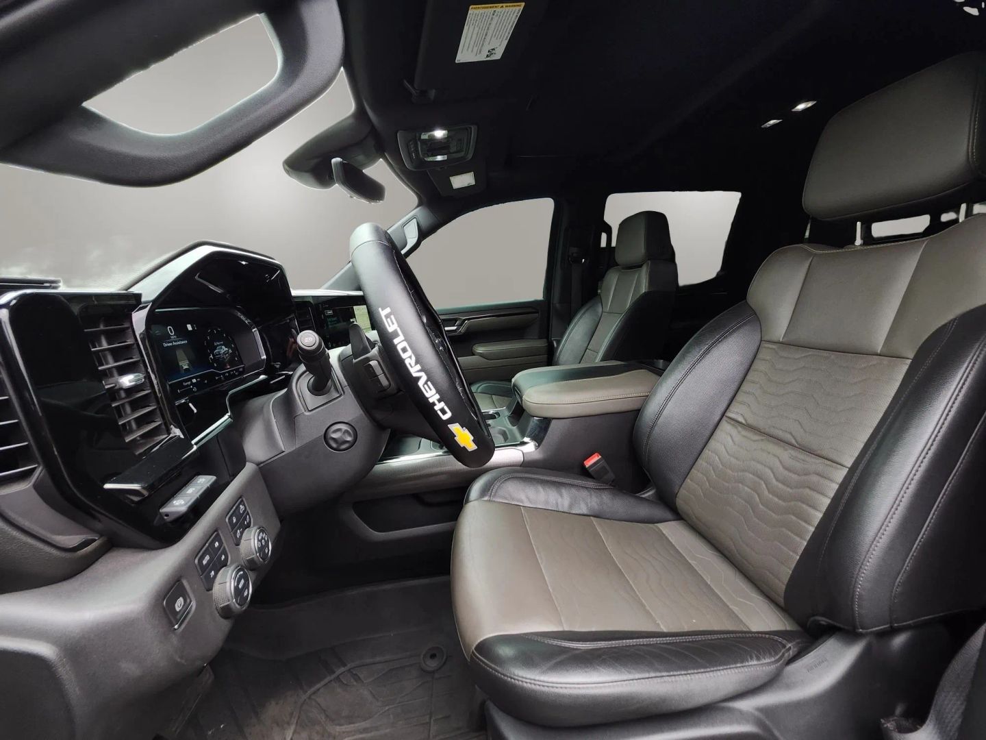 Chevrolet Silverado photo 12