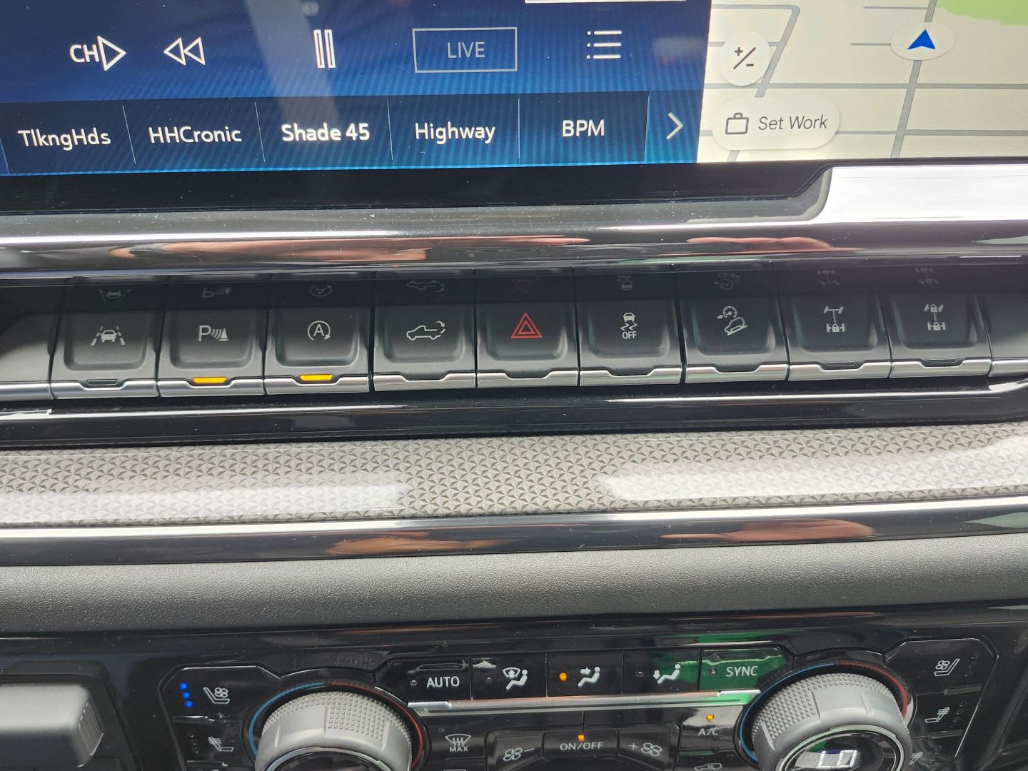 Chevrolet Silverado photo 25