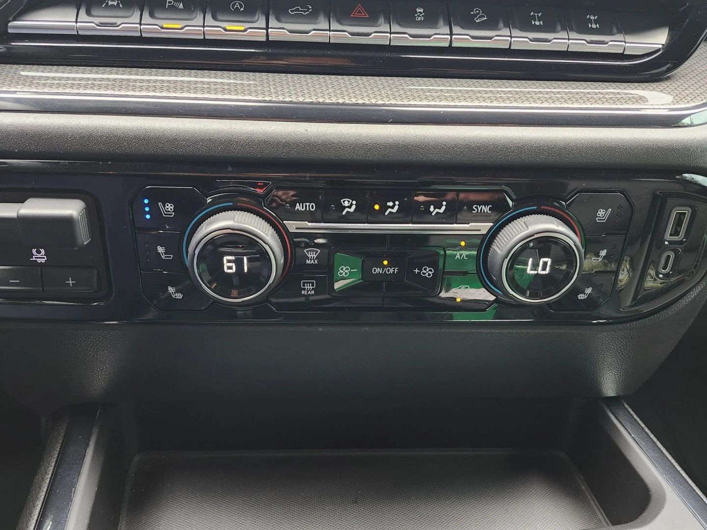 Chevrolet Silverado photo 26