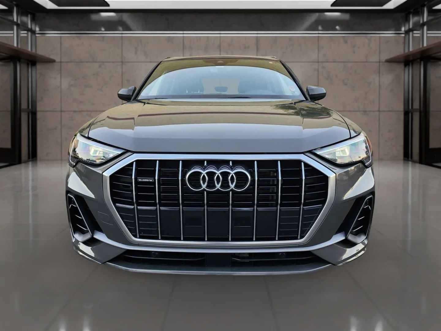 Photo 2 of this Audi Q3