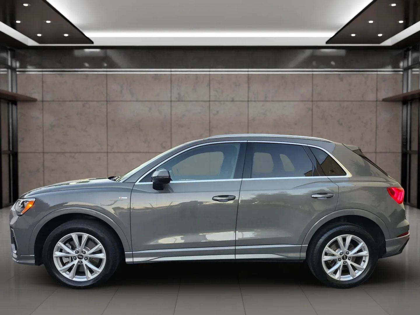 Photo 4 of this Audi Q3