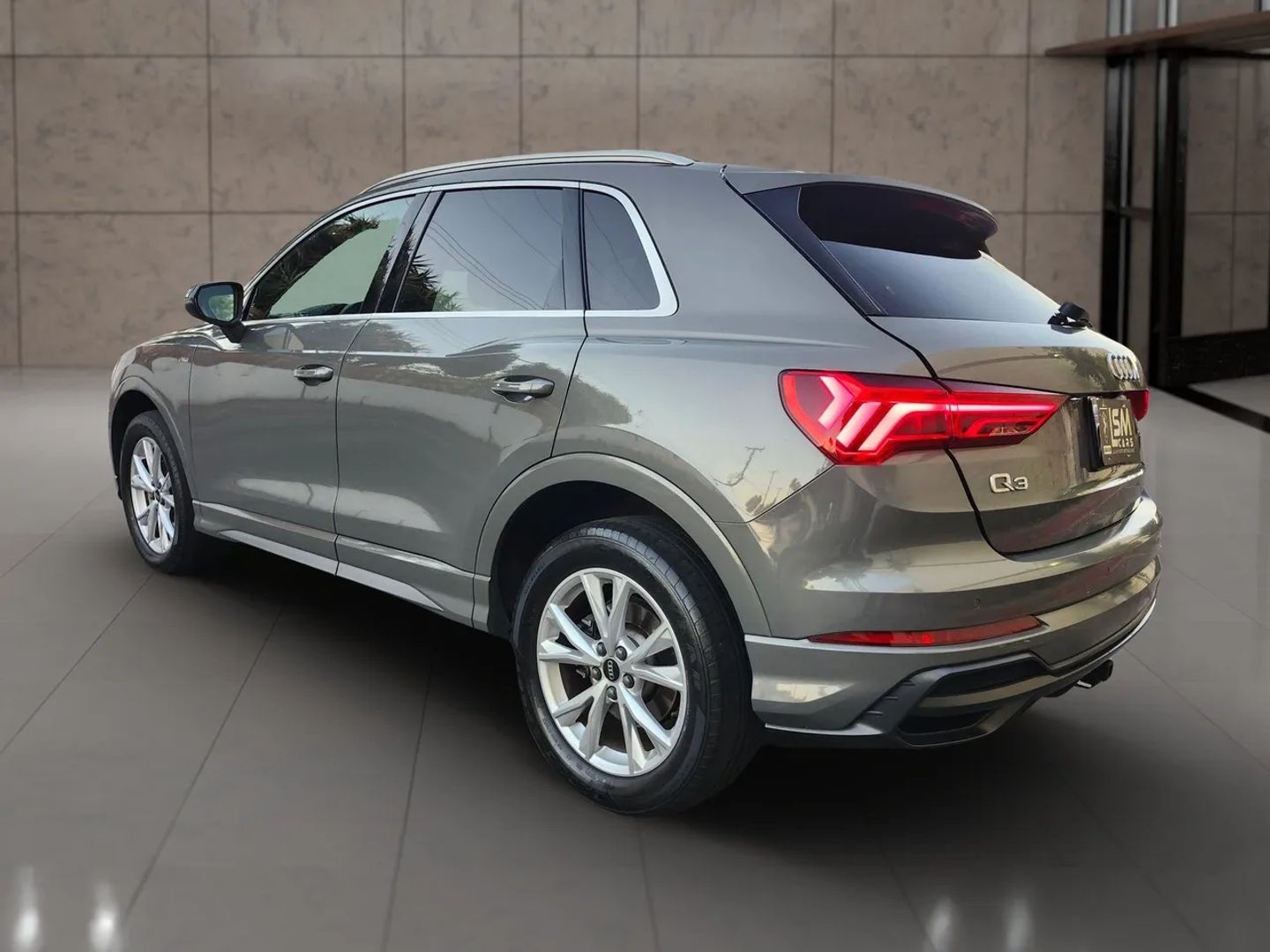 Photo 6 of this Audi Q3