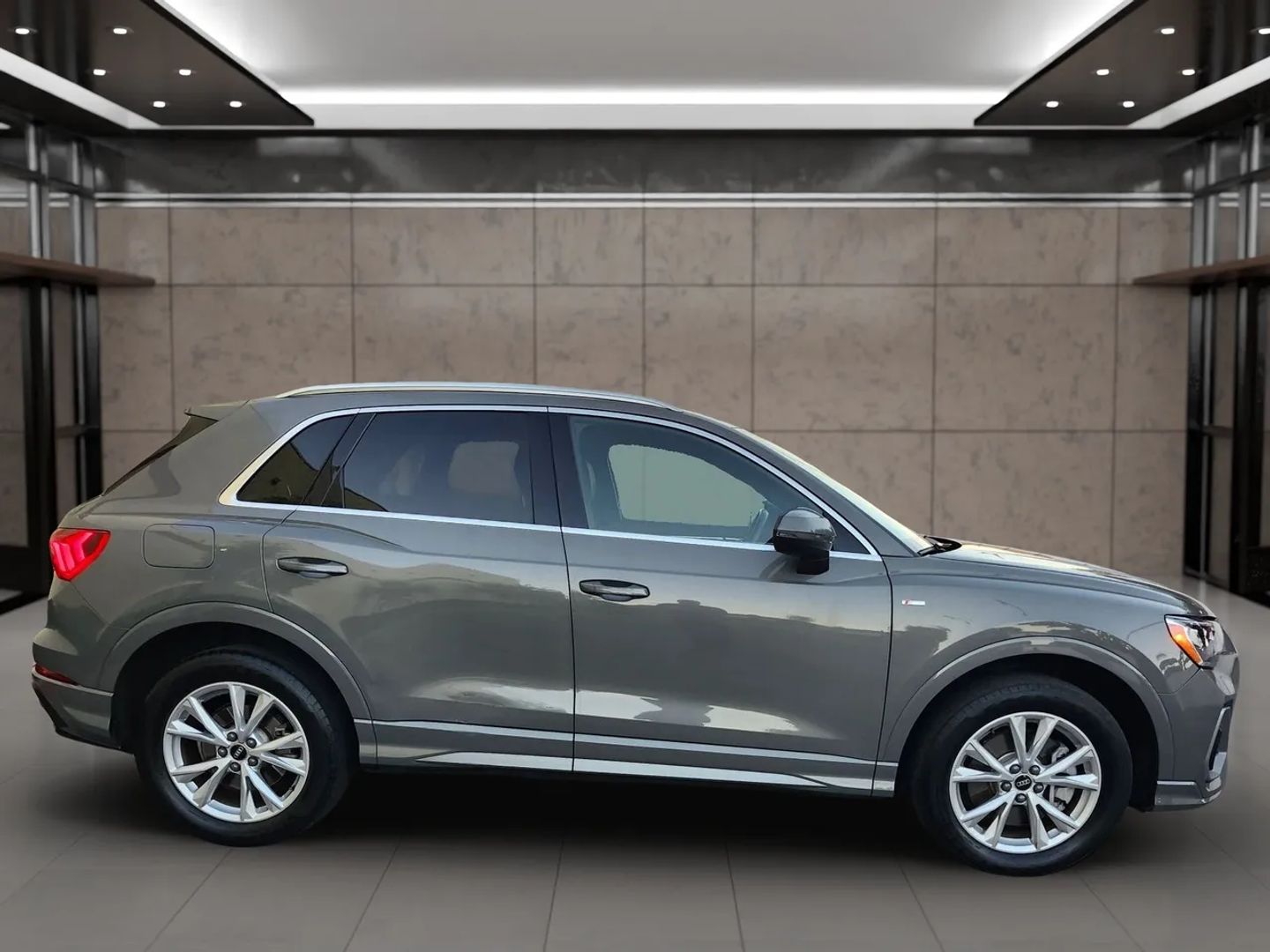 Photo 7 of this Audi Q3