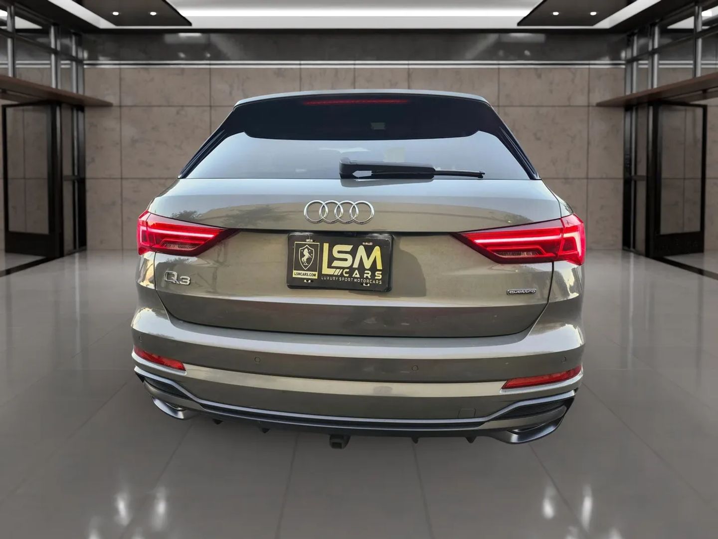Photo 10 of this Audi Q3