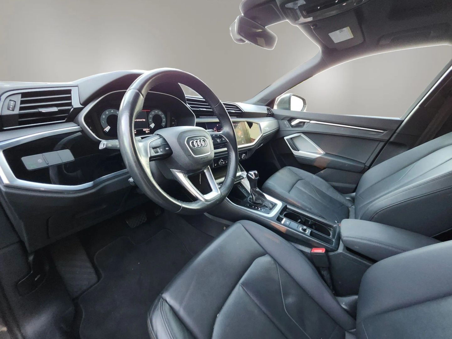 Photo 11 of this Audi Q3