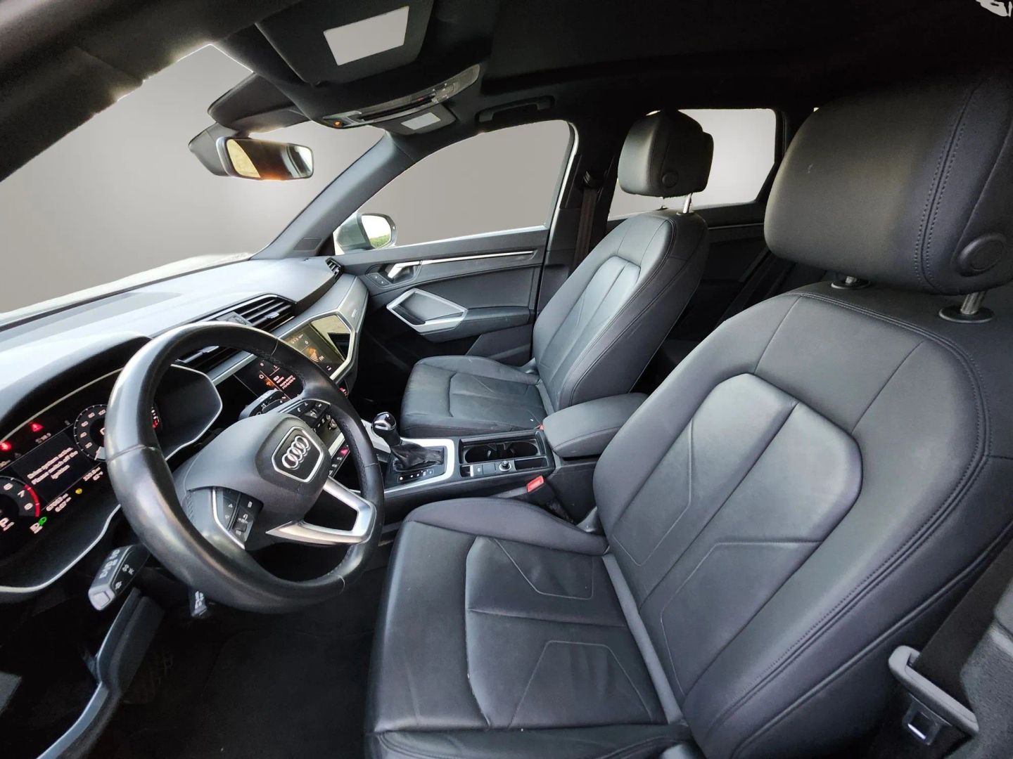 Photo 12 of this Audi Q3