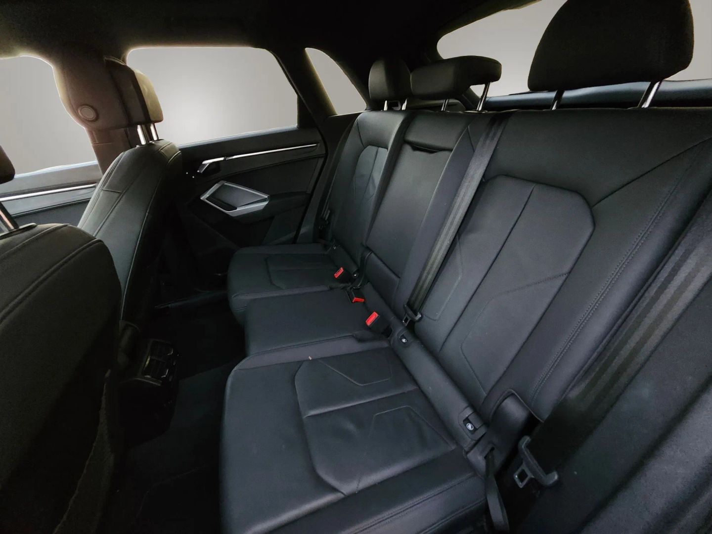 Photo 15 of this Audi Q3