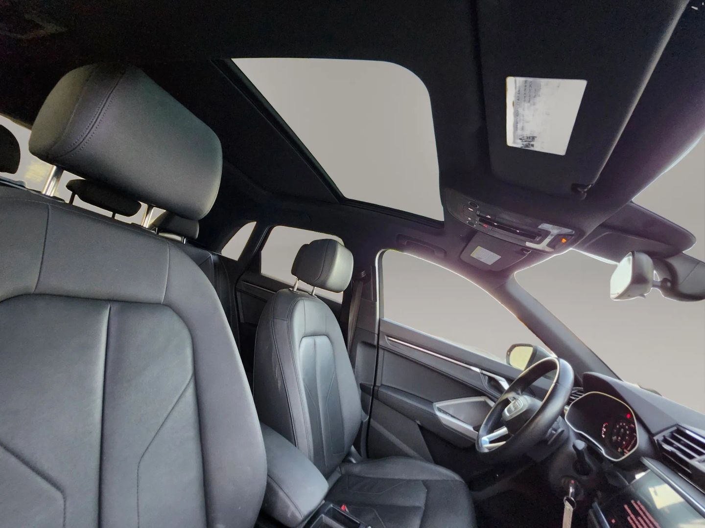 Photo 16 of this Audi Q3