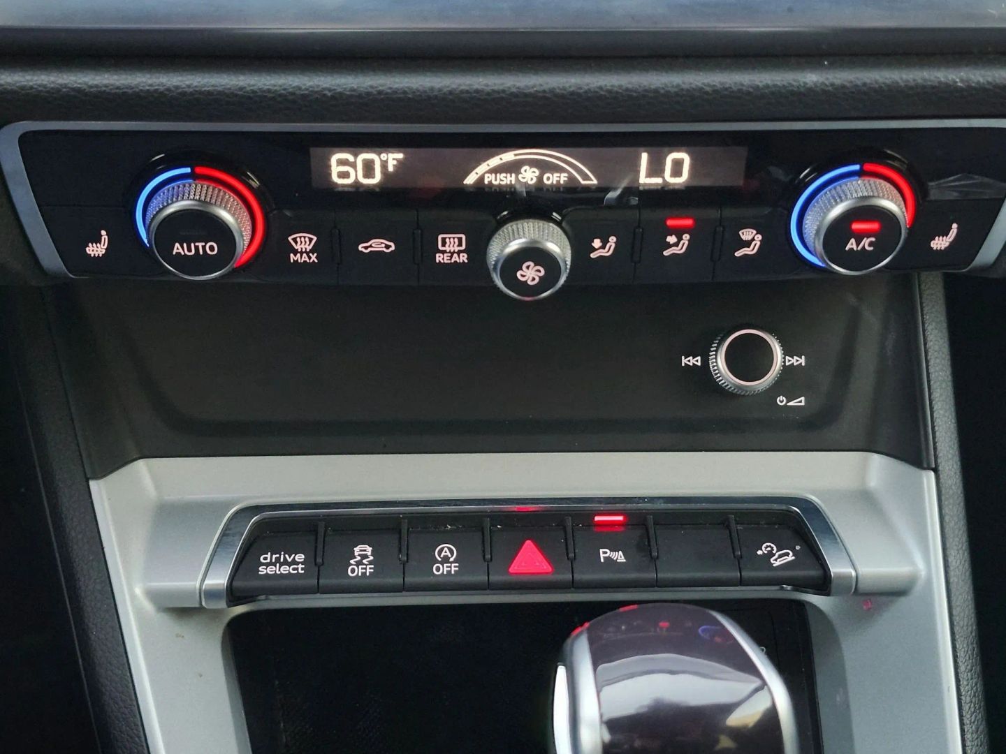 Photo 23 of this Audi Q3