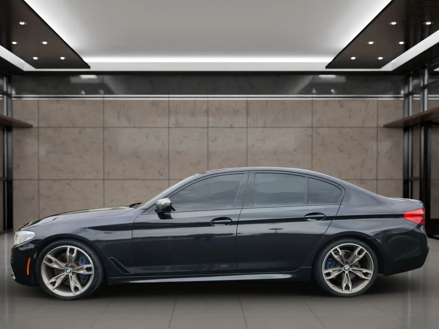 BMW 5 Series photo 5