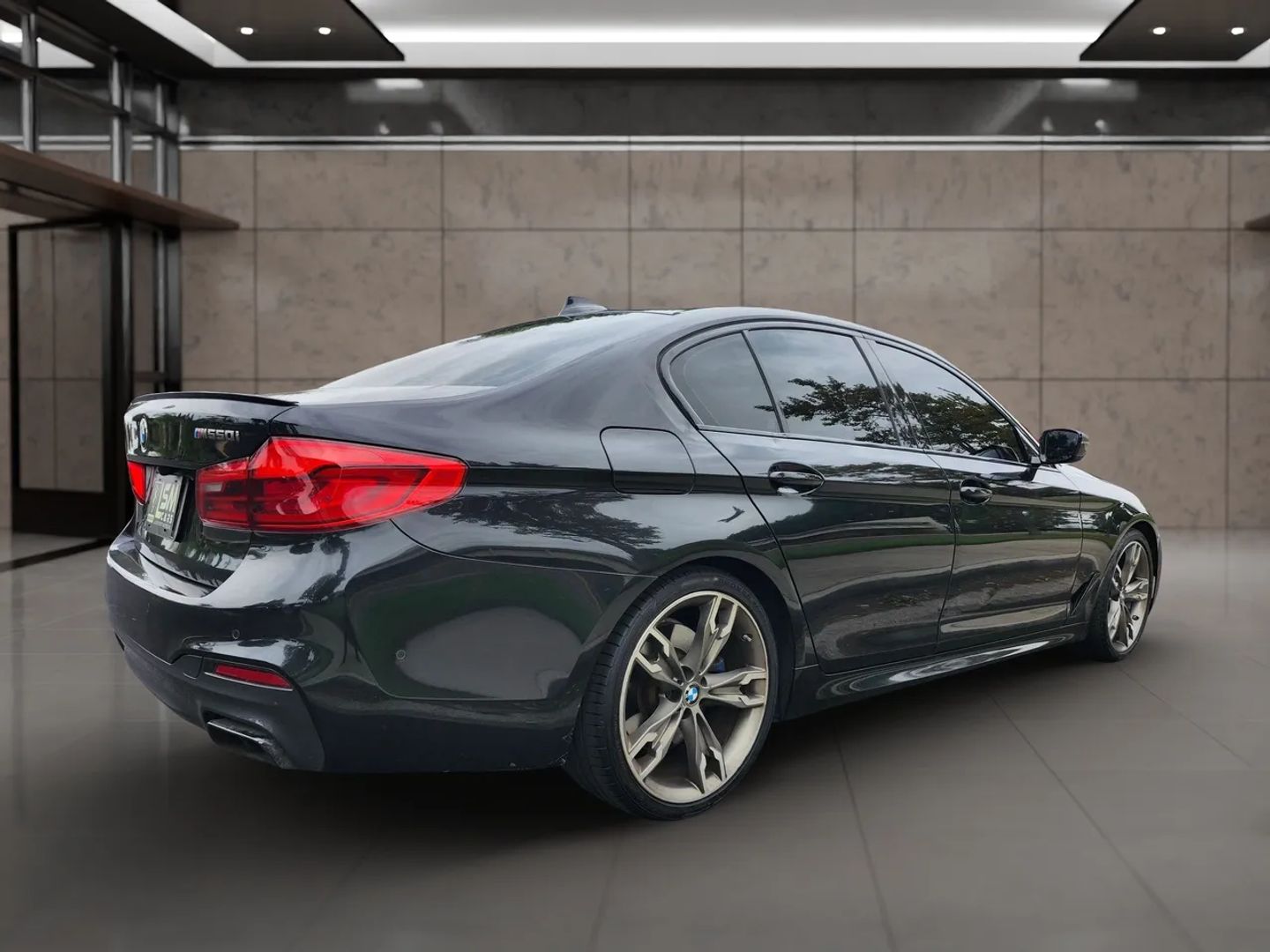 BMW 5 Series photo 6