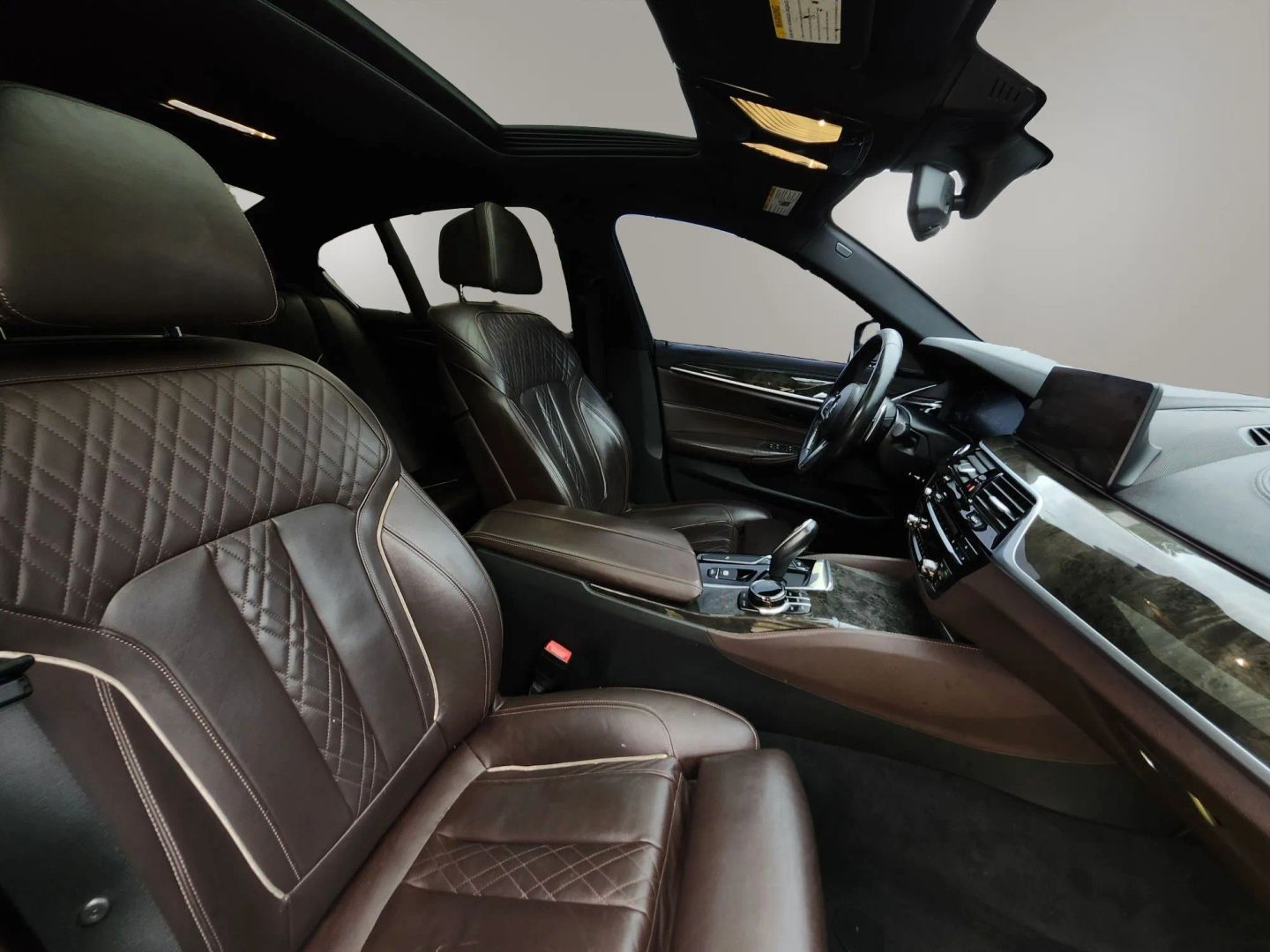 BMW 5 Series photo 15