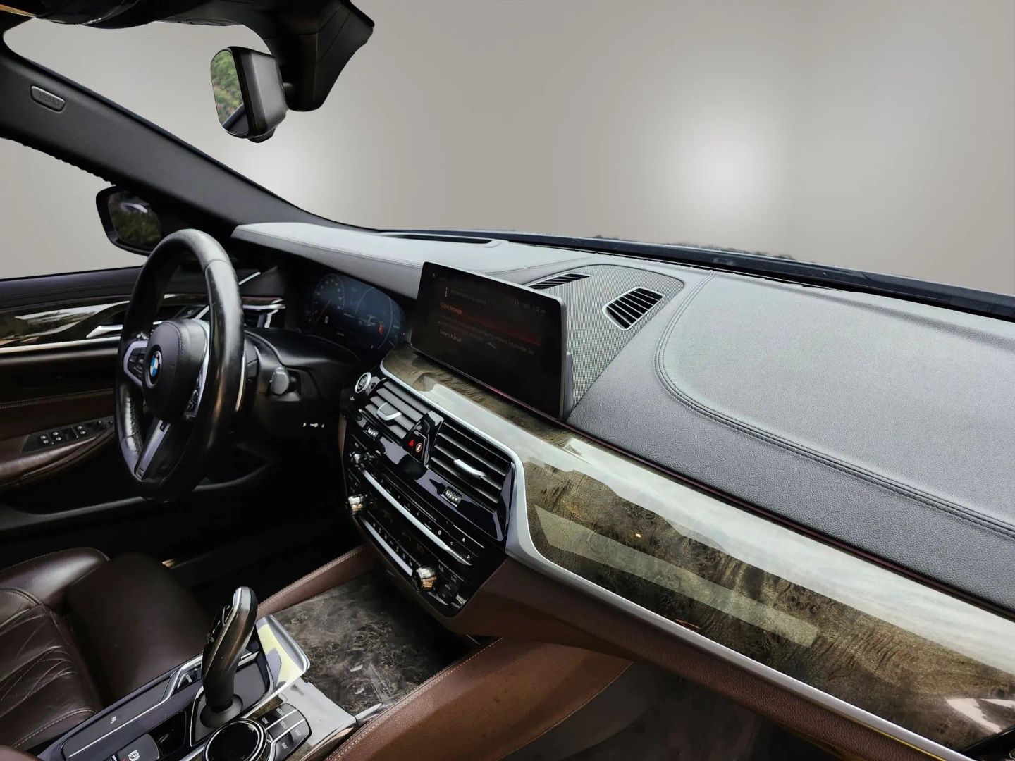 BMW 5 Series photo 17