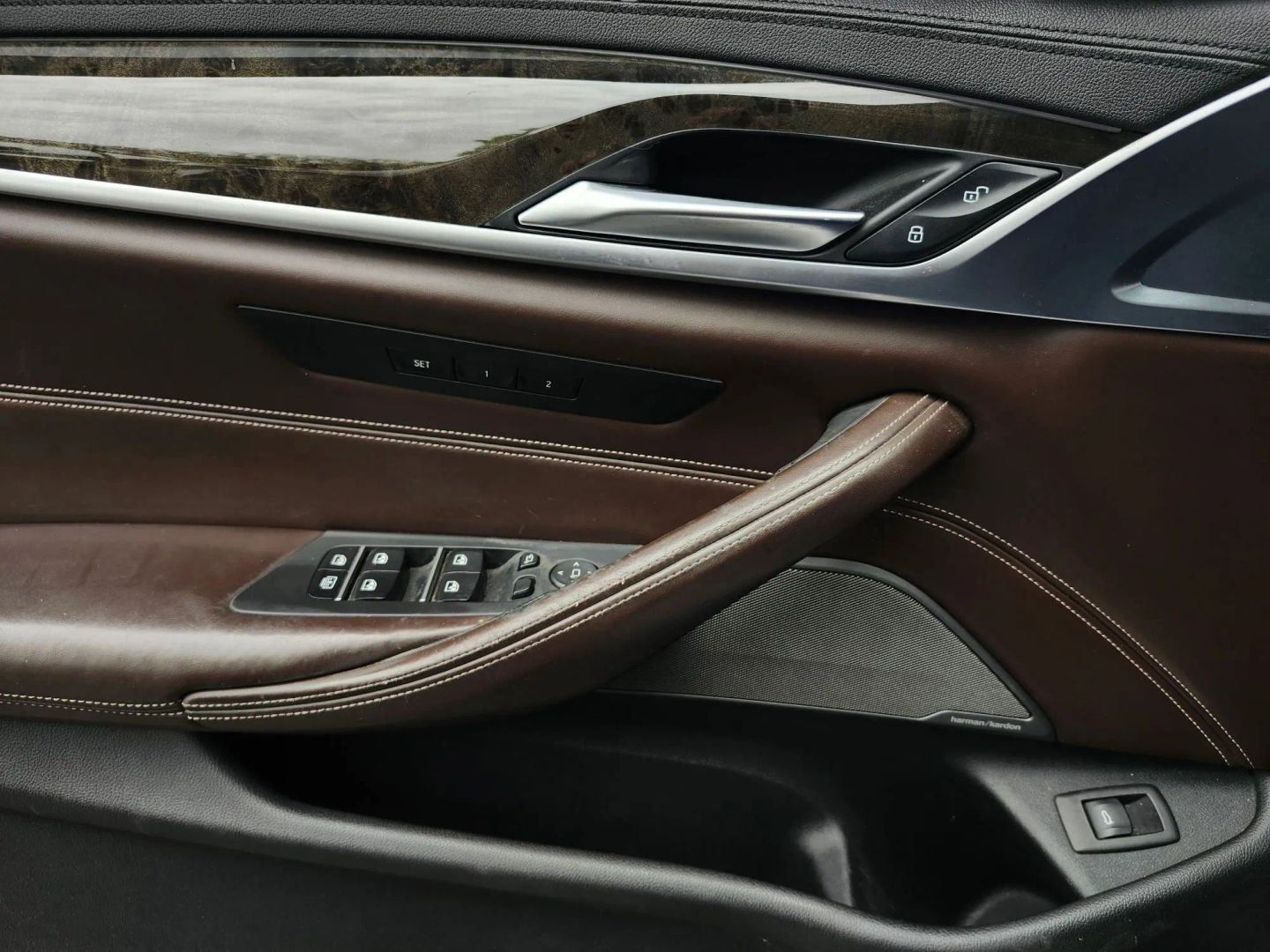 BMW 5 Series photo 19