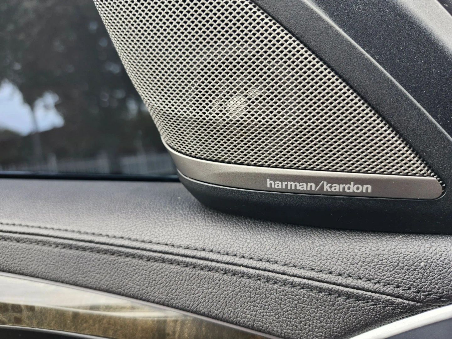 BMW 5 Series photo 20