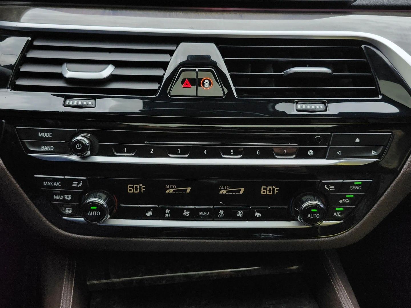 BMW 5 Series photo 32