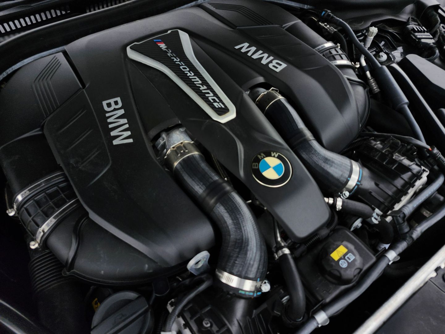 BMW 5 Series photo 34