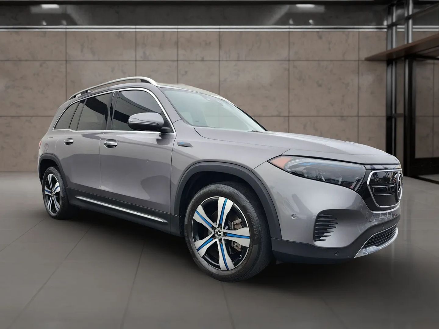 Mercedes-Benz EQB photo 3