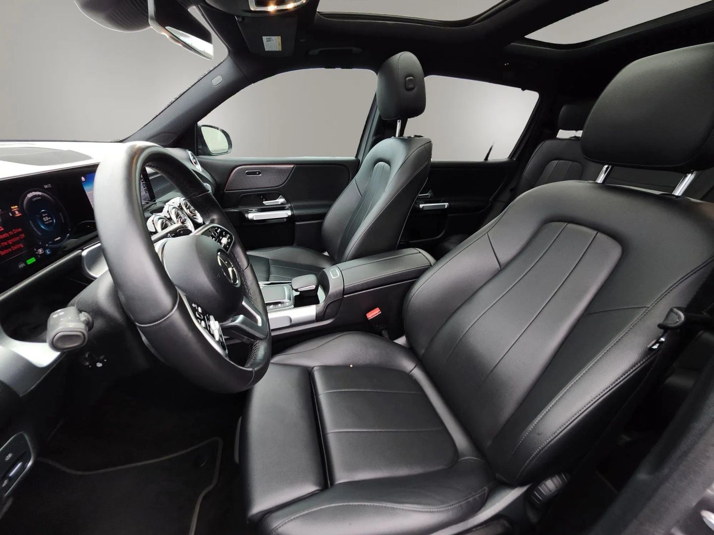Mercedes-Benz EQB photo 14