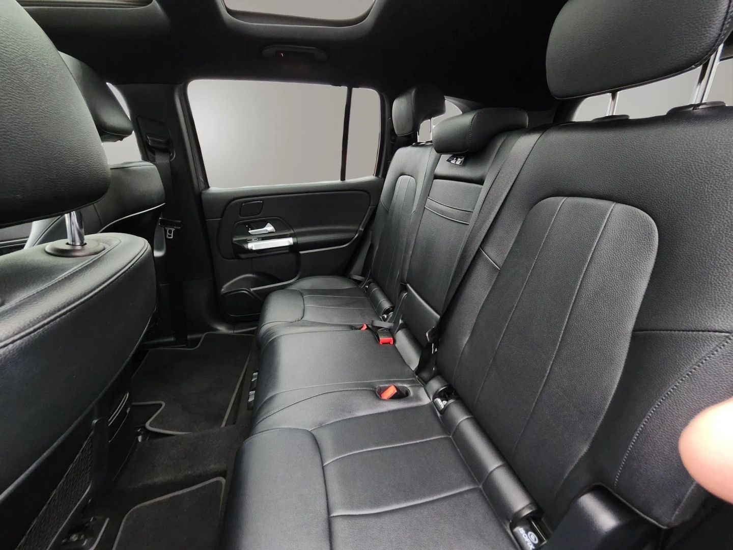 Mercedes-Benz EQB photo 16