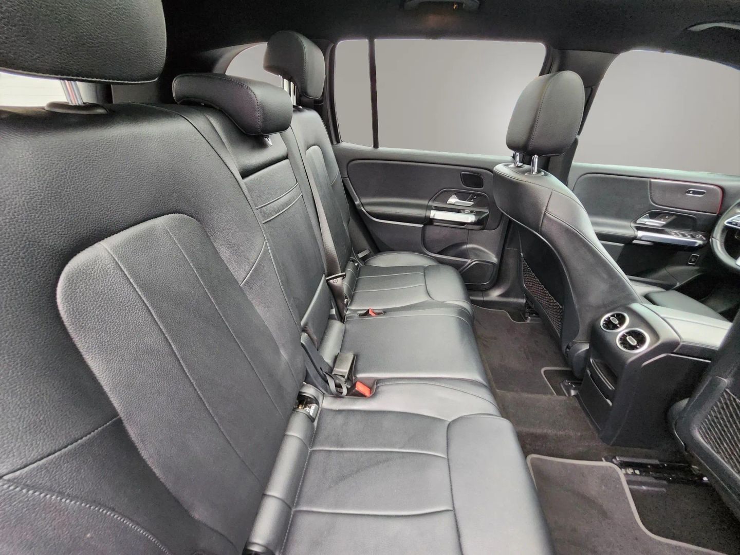 Mercedes-Benz EQB photo 19
