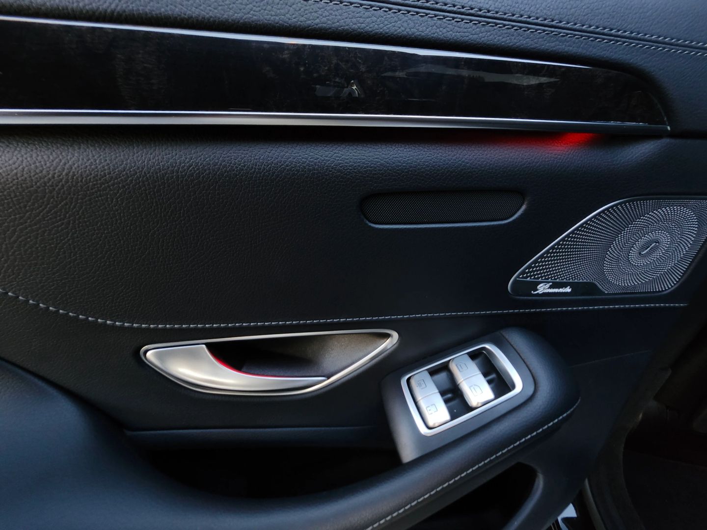 Mercedes-Benz S 550 photo 15