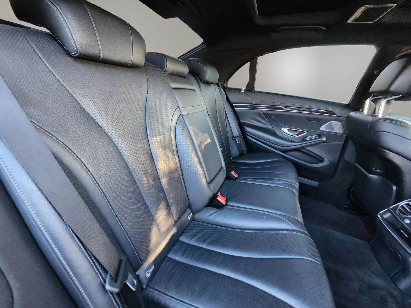 Mercedes-Benz S 550 photo 18
