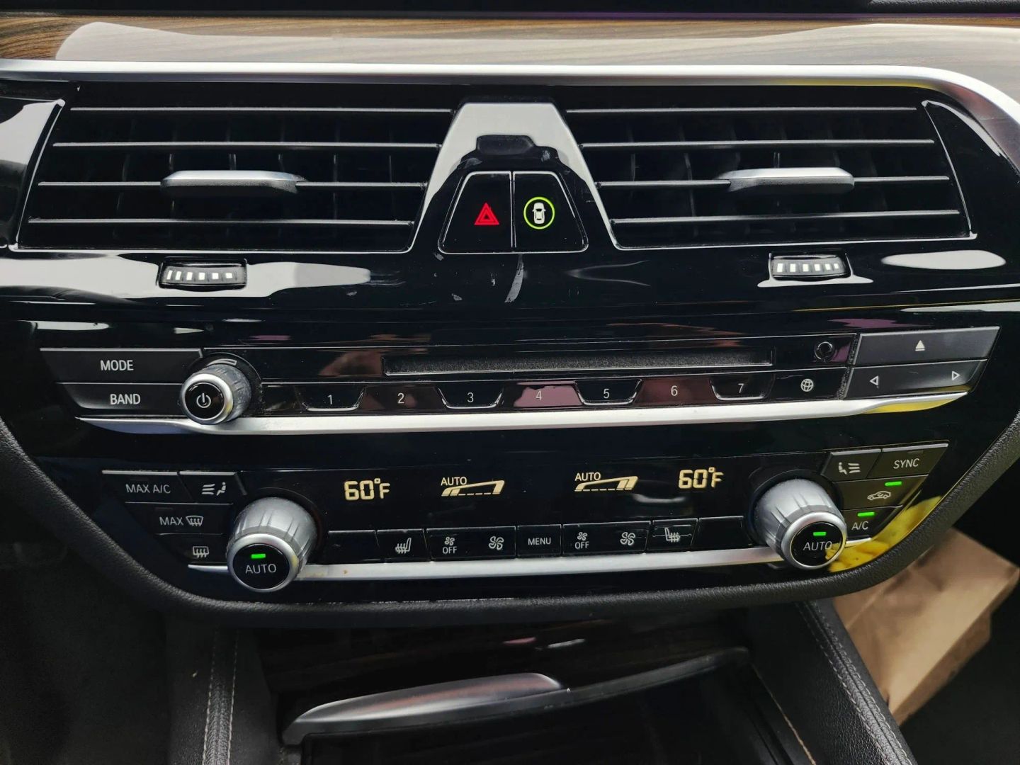 Photo 17 of this BMW 5 Series