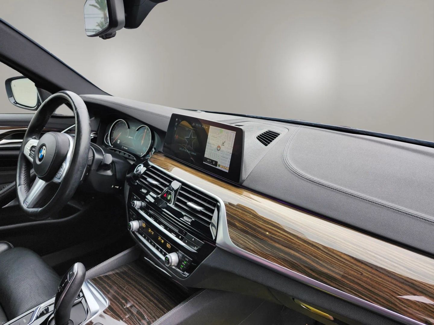 Photo 26 of this BMW 5 Series