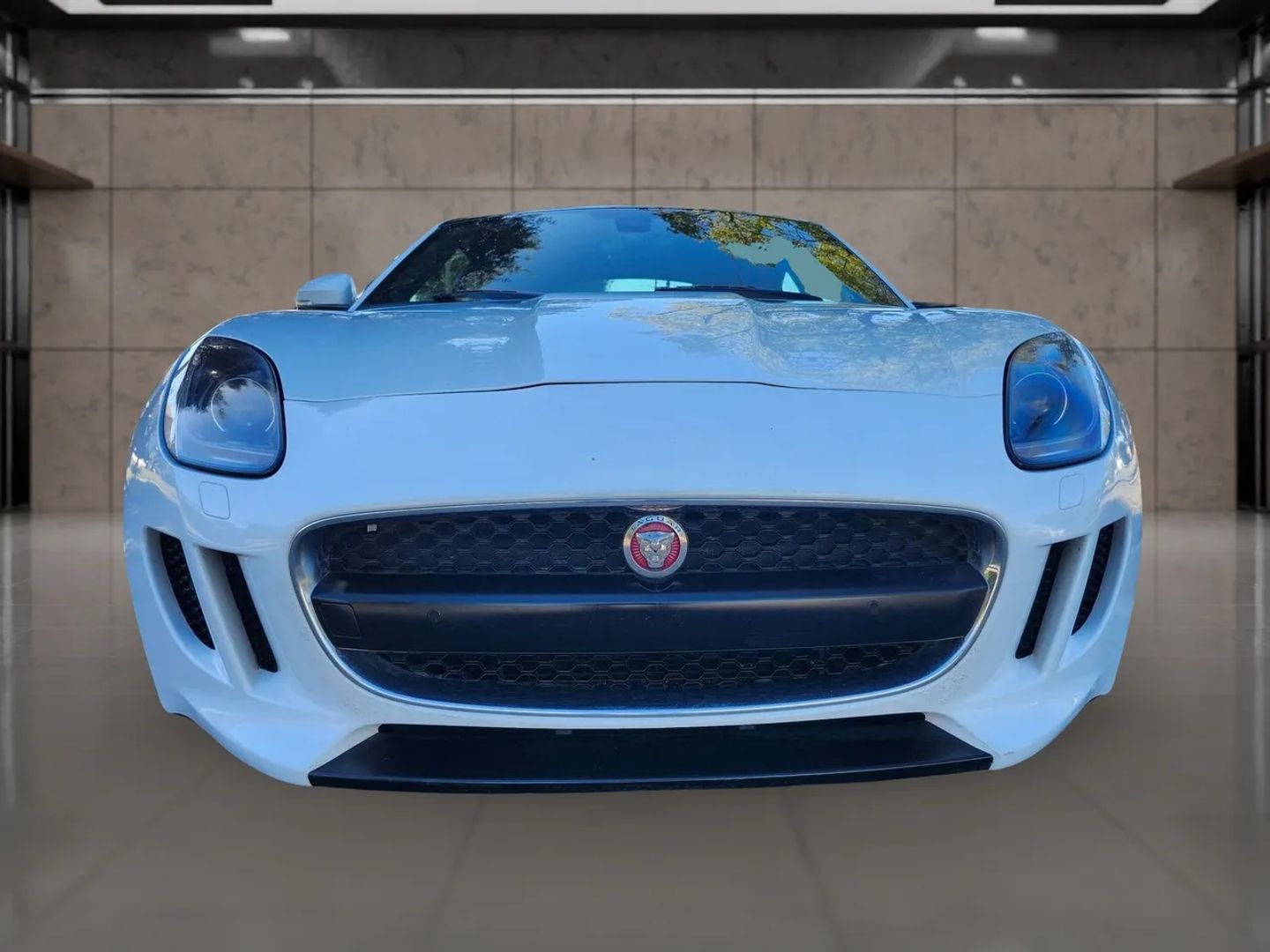 Photo 2 of this Jaguar F-TYPE