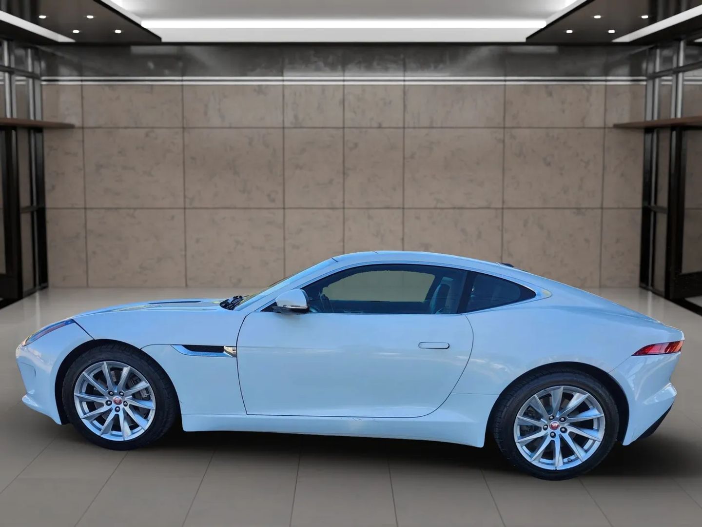 Photo 4 of this Jaguar F-TYPE