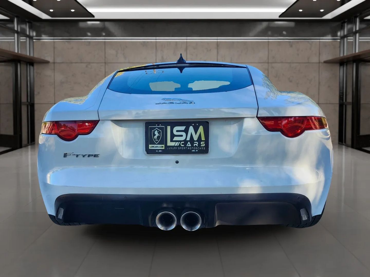 Photo 9 of this Jaguar F-TYPE