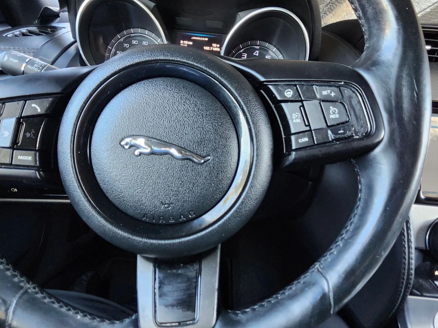 Photo 13 of this Jaguar F-TYPE