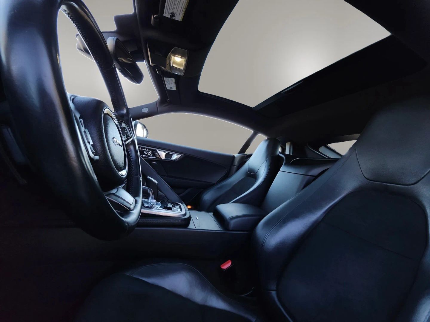 Photo 24 of this Jaguar F-TYPE