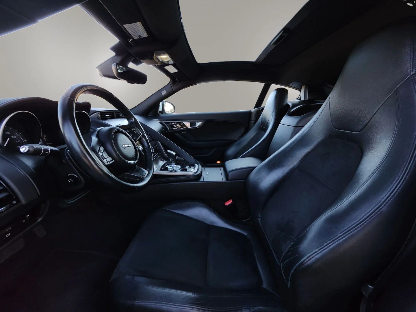 Photo 26 of this Jaguar F-TYPE