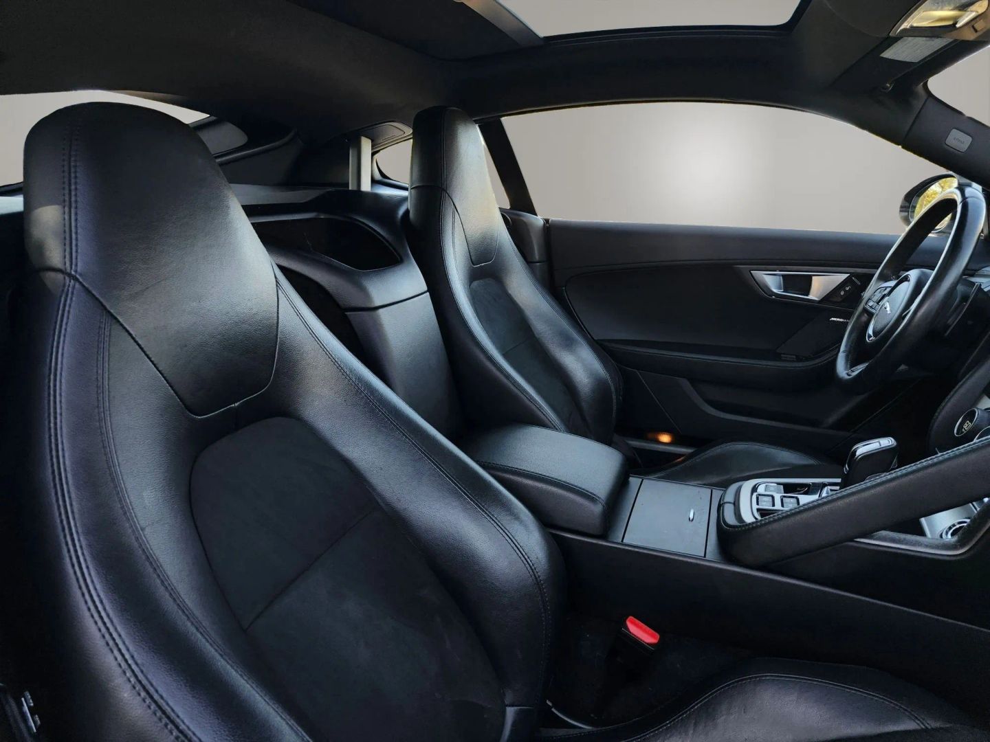 Photo 29 of this Jaguar F-TYPE