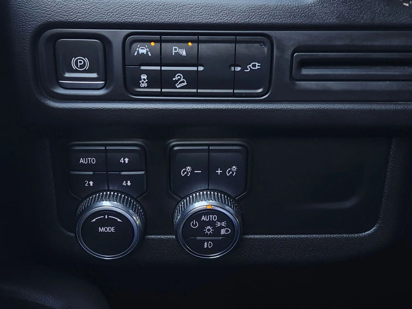 Photo 30 of this GMC Yukon XL
