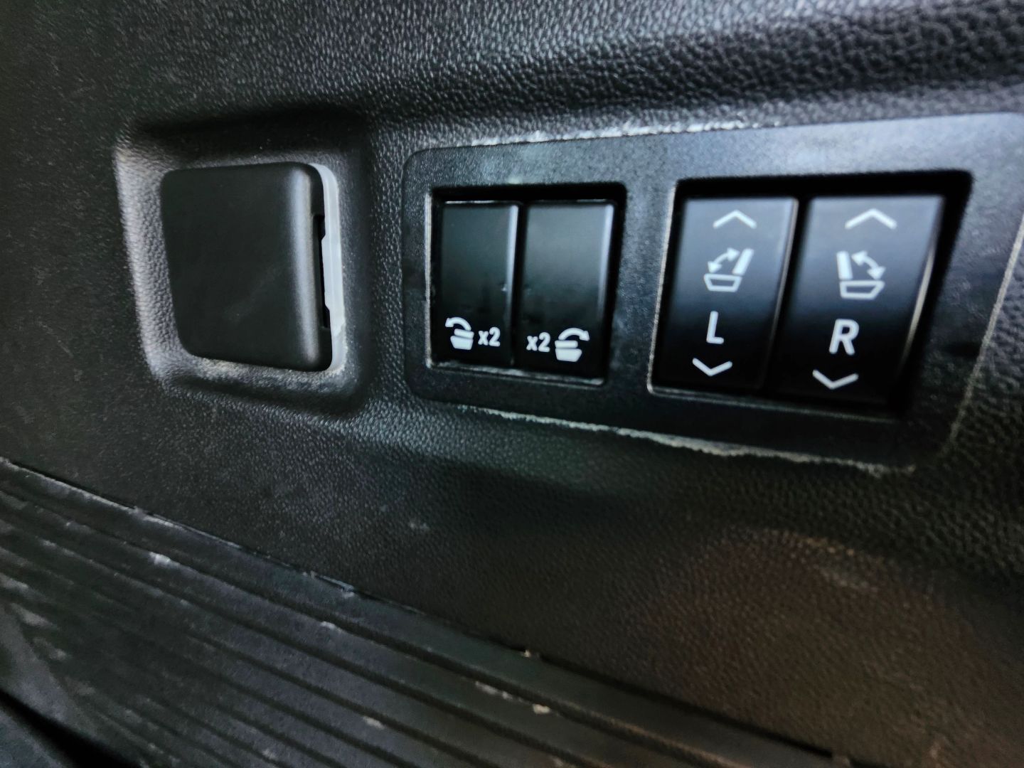 Photo 40 of this GMC Yukon XL