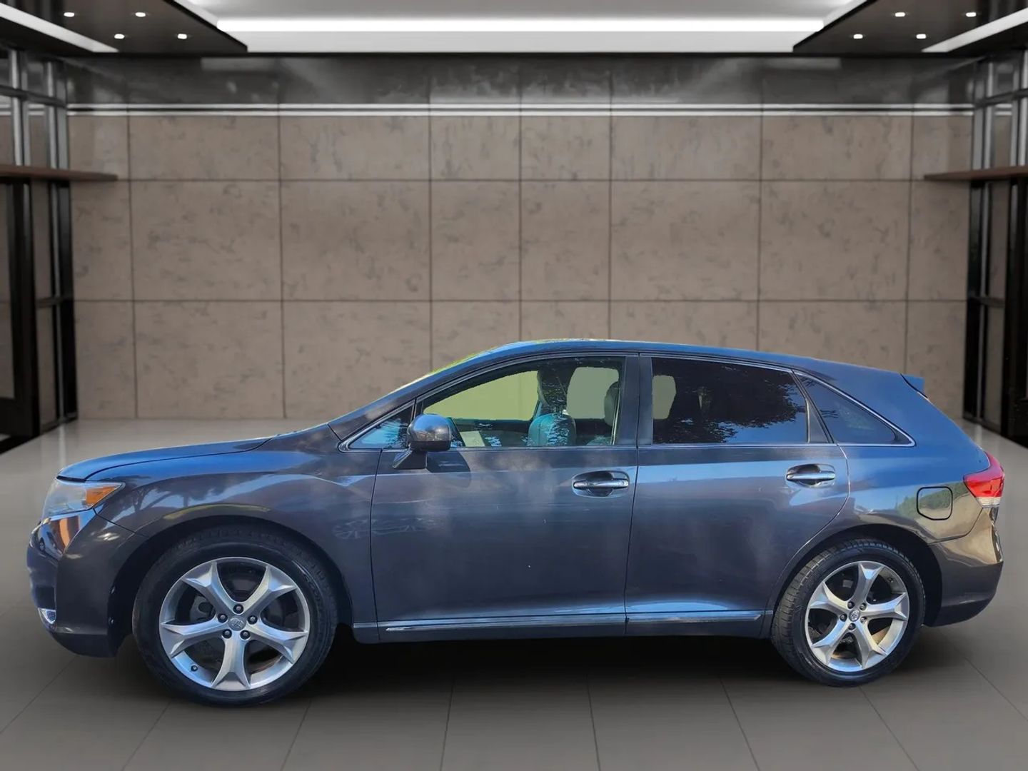 Photo 2 of this Toyota Venza