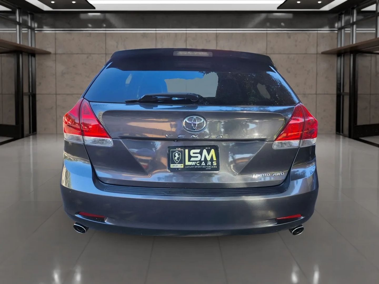 Photo 5 of this Toyota Venza