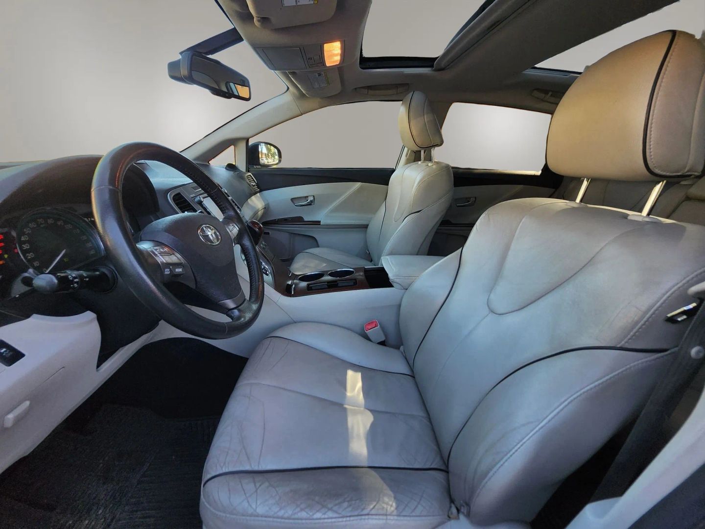 Photo 7 of this Toyota Venza